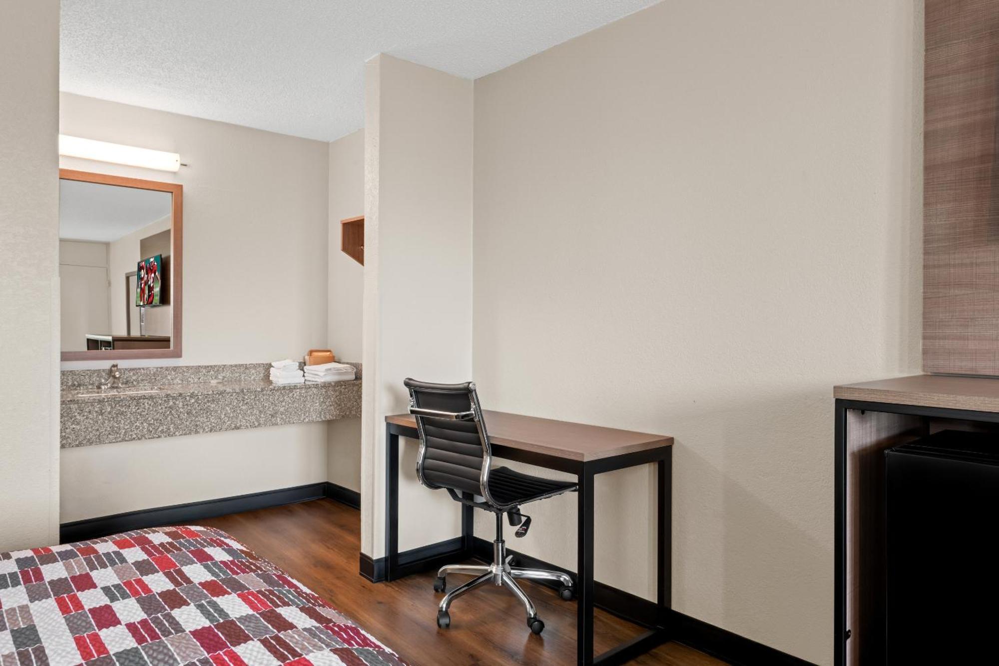 Red Roof Inn Charlotte - Airport Экстерьер фото