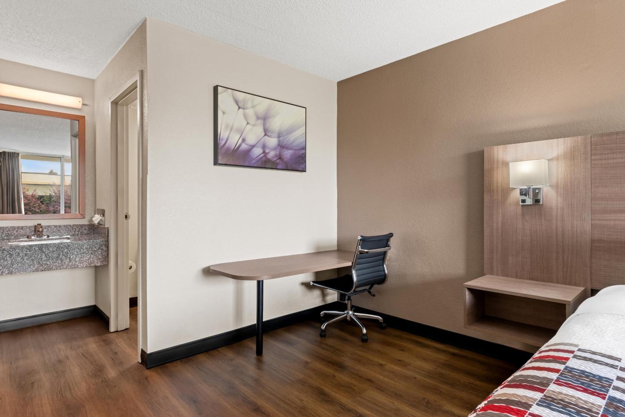 Red Roof Inn Charlotte - Airport Экстерьер фото